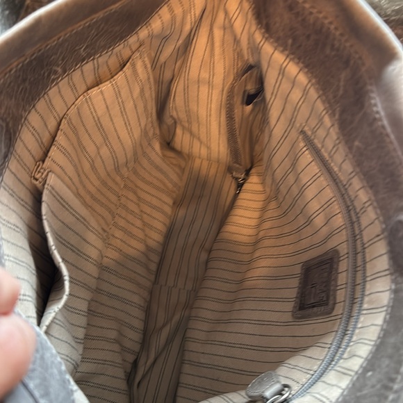 Frye Melissa Hobo bag in Ice/ grey shoulder or crossbody - Picture 7 of 16